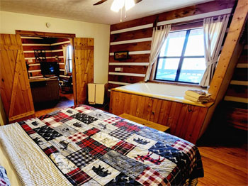 Cozy Winter Vacation Cabin at Autumn Ridge