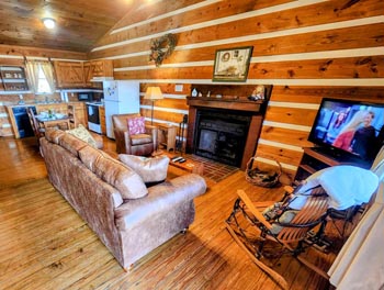 Winter Cabin Rental with Hot Tub and Fireplace