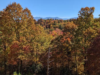 Romantic Smoky Mountain Getaways Cabin with Mountain View at Autumn Ridge Rentals